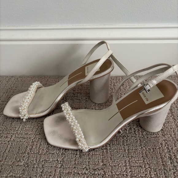Dolce Vita Women's Cream Sandals - Picture 2 of 3